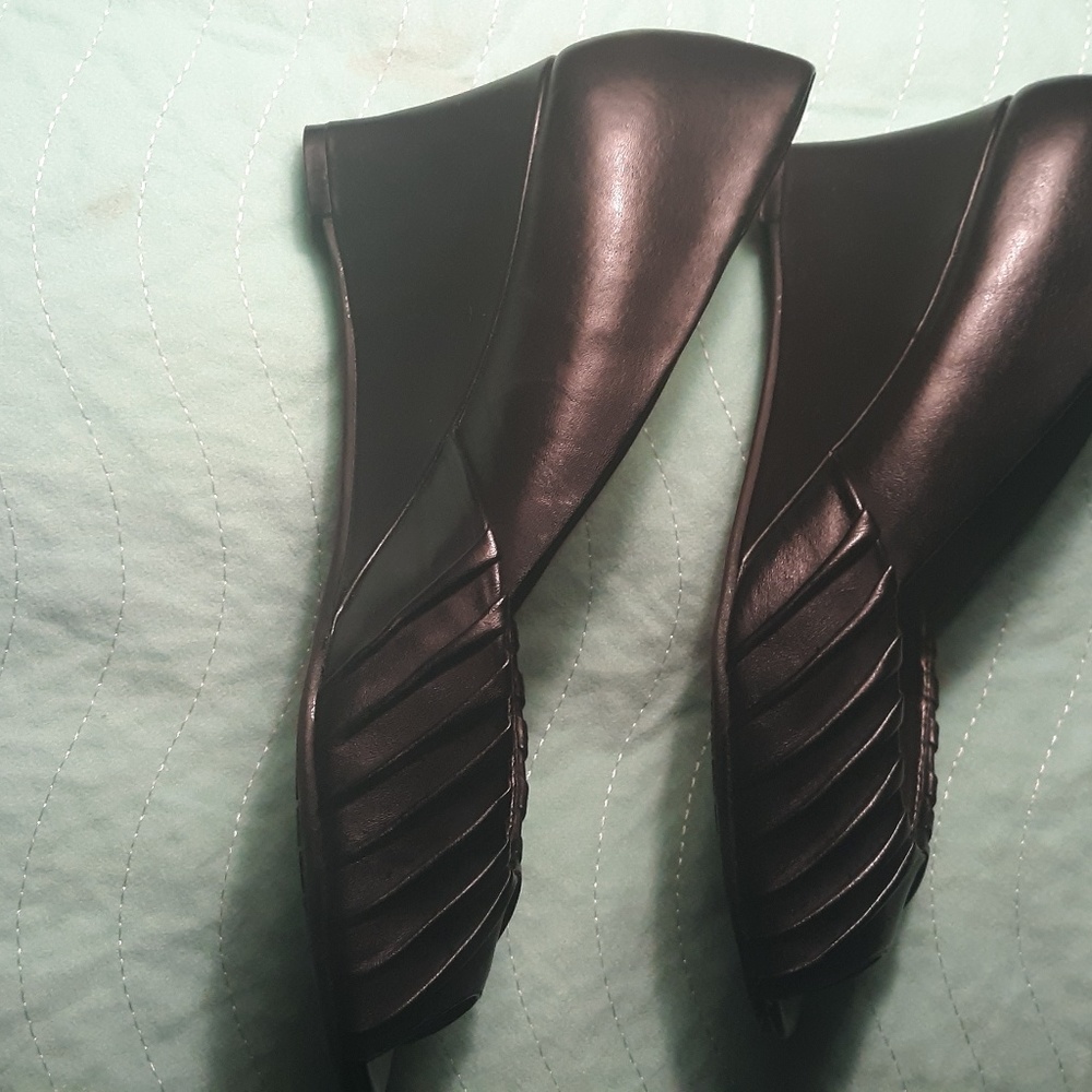 Anne Klein flex open toe pumps